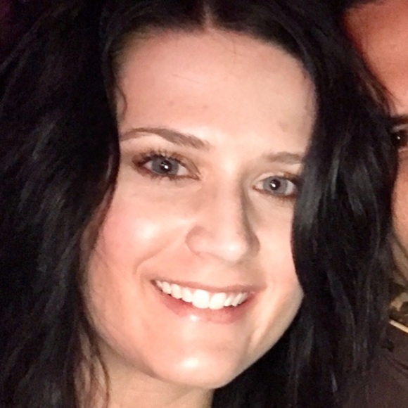 Meet your Posher, Jackie - Picture 4 of 5